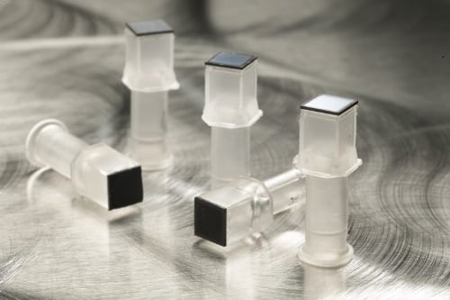 Flow-Thru Chip technology is developed into cartridges for use with the Ziplex equipment (Source: Hutman Diagnostics AG)