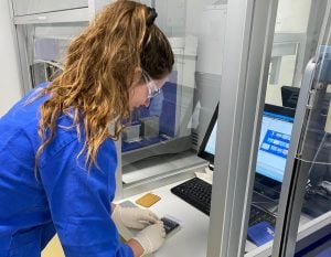 immune cell, laboratory worker, scientist, researcher